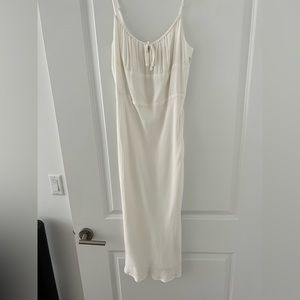 Aritzia Wilfred brand bellow midi dress - white!